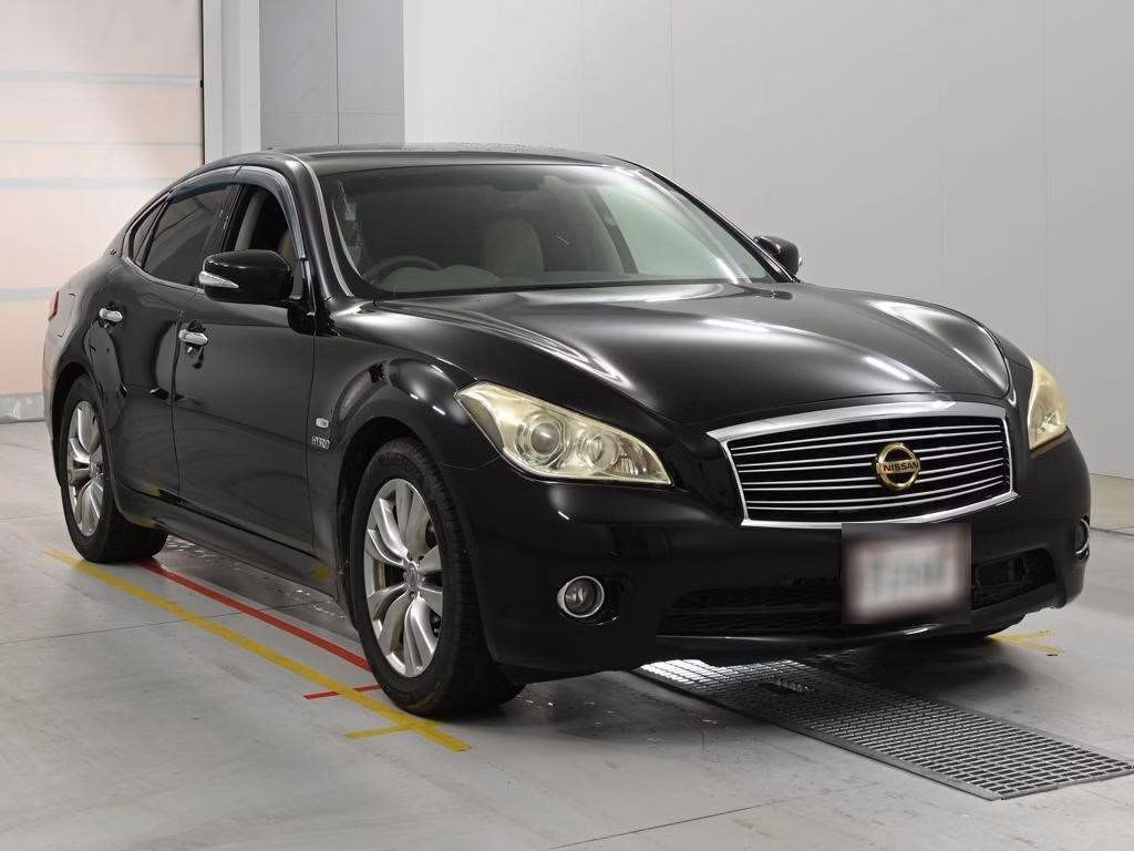 NISSAN FUGA