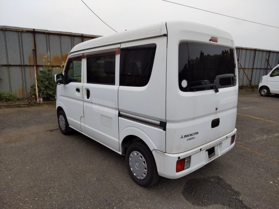 MITSUBISHI MINICAB