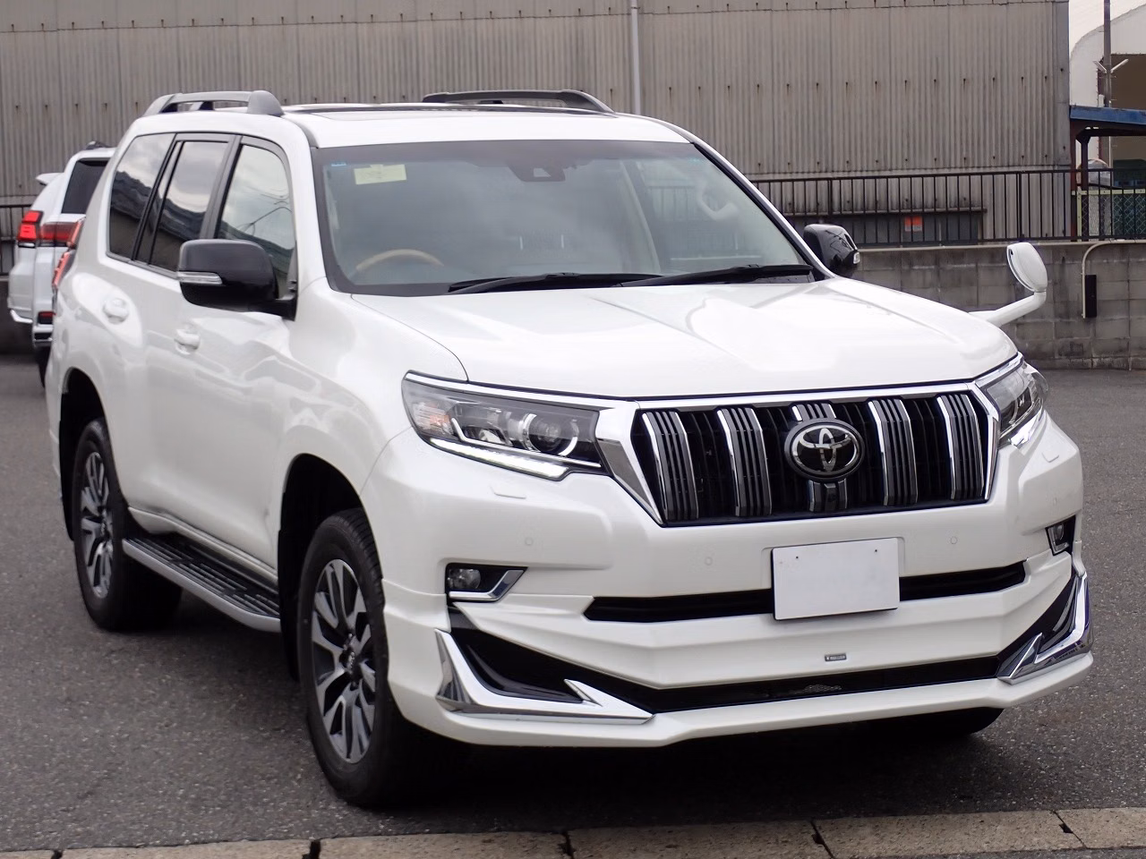 TOYOTA LAND CRUISER PRADO