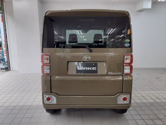 DAIHATSU WAKE