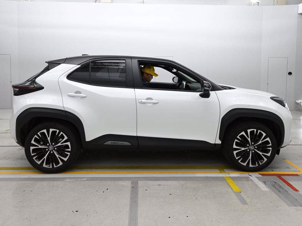 TOYOTA YARIS CROSS