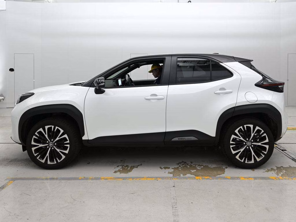 TOYOTA YARIS CROSS