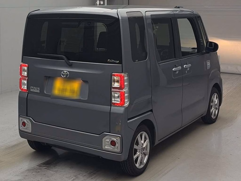 TOYOTA PIXIS MEGA