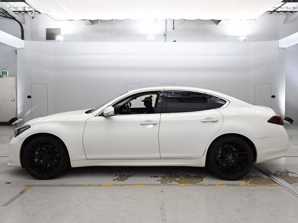 NISSAN FUGA