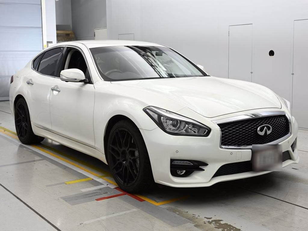 NISSAN FUGA