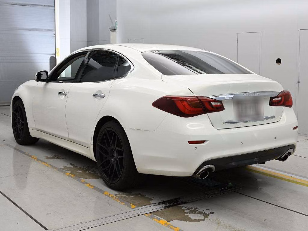 NISSAN FUGA
