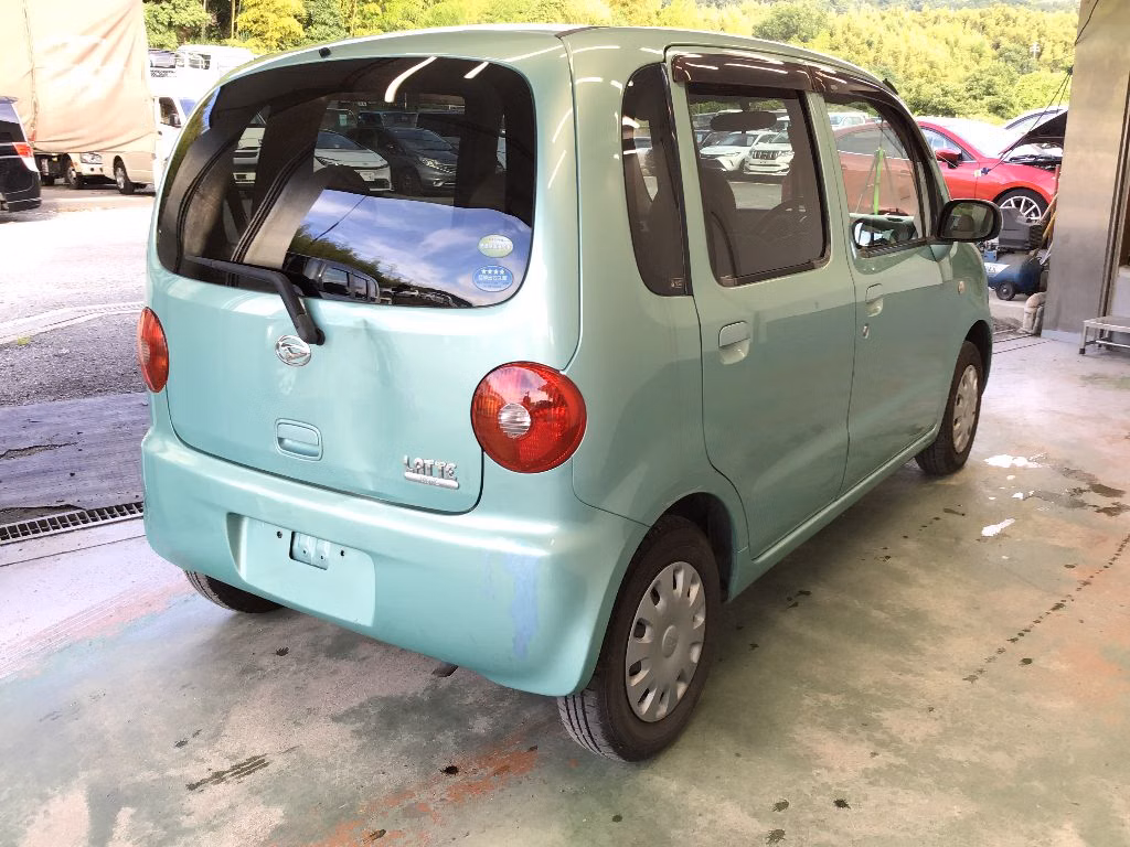 DAIHATSU MOVE LATTE