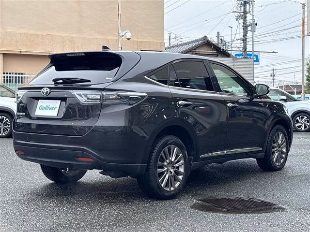TOYOTA HARRIER