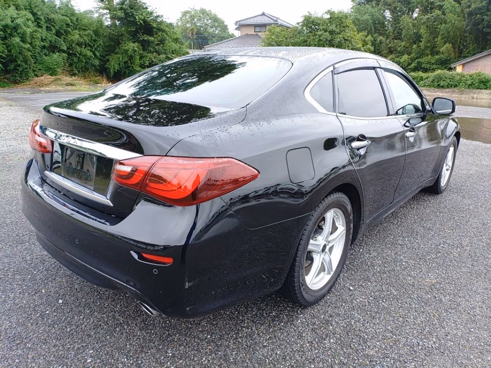 NISSAN FUGA