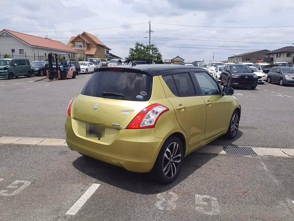 SUZUKI SWIFT