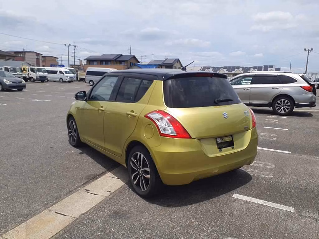 SUZUKI SWIFT