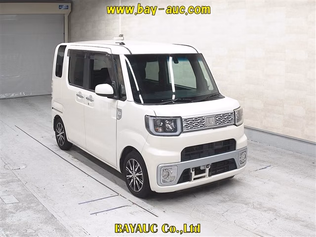 DAIHATSU WAKE