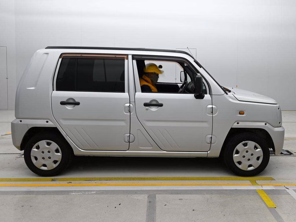 DAIHATSU NAKED