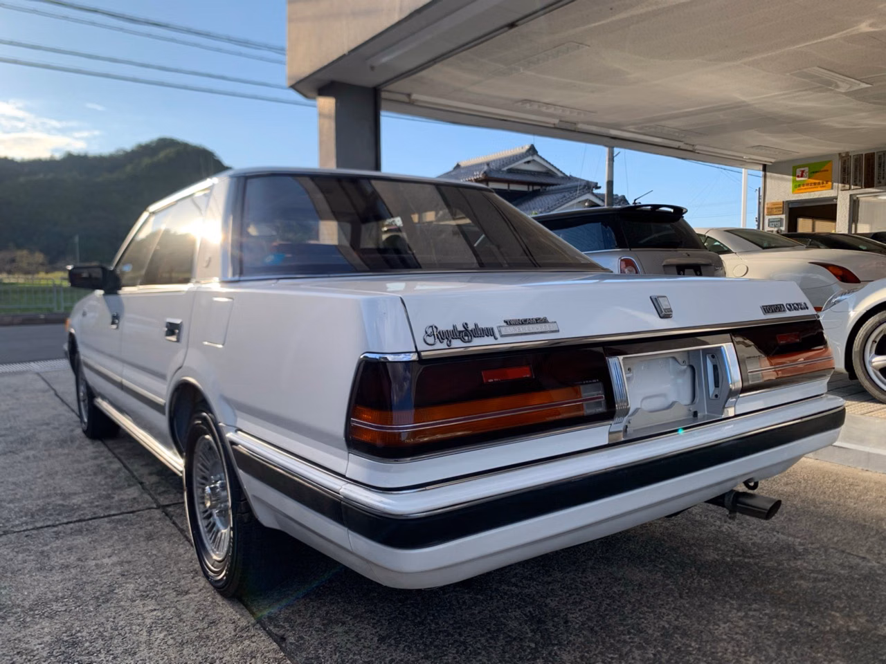 TOYOTA CROWN