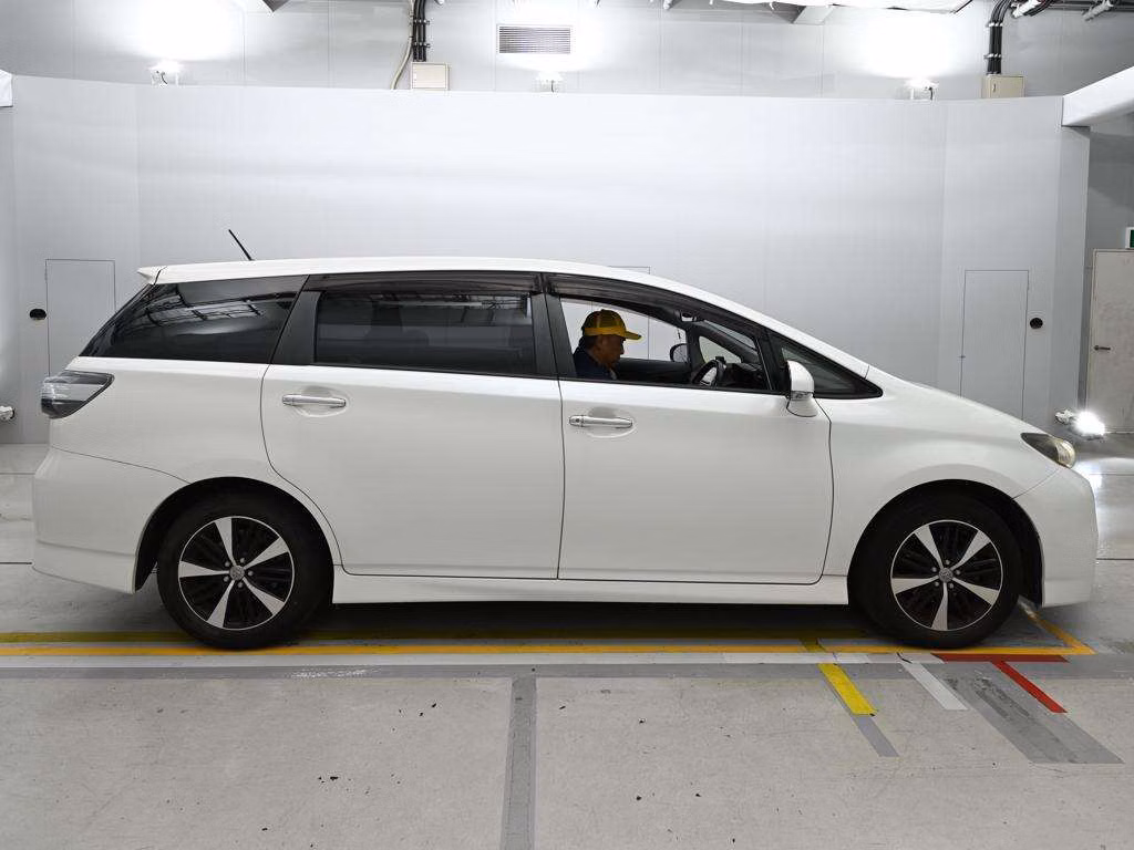 TOYOTA WISH