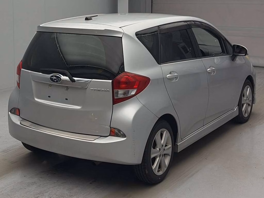SUBARU TREZIA