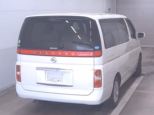 NISSAN ELGRAND