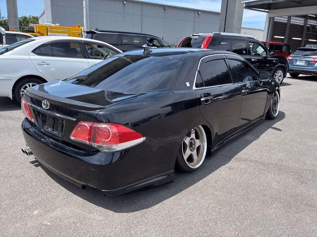 TOYOTA CROWN