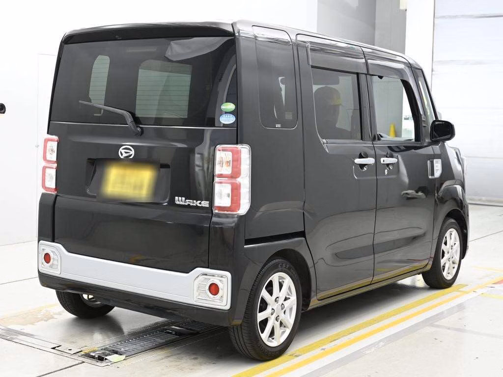 DAIHATSU WAKE