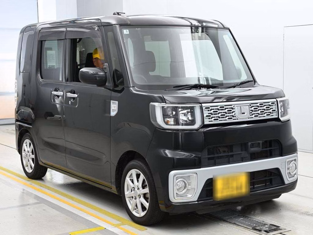 DAIHATSU WAKE