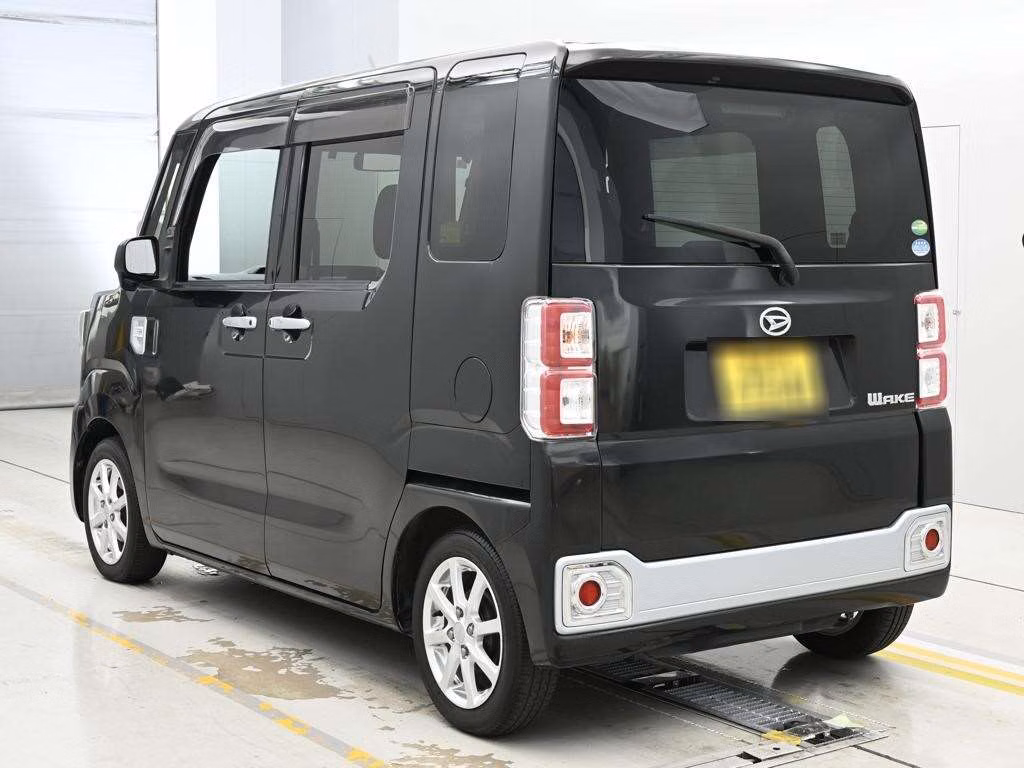 DAIHATSU WAKE