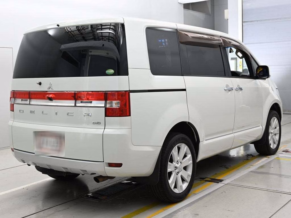 MITSUBISHI DELICA D:5