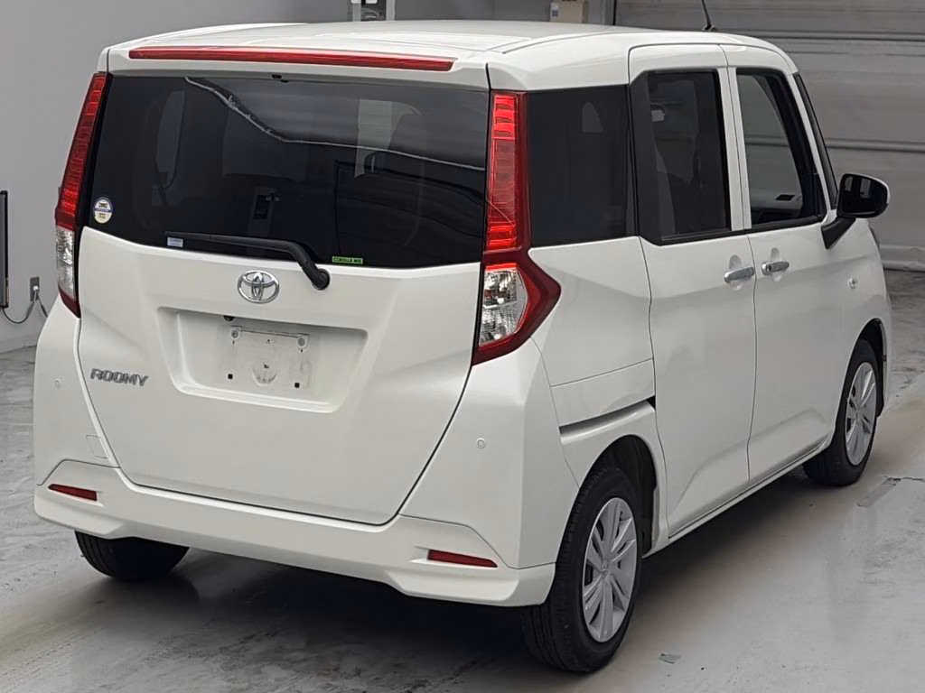 TOYOTA ROOMY