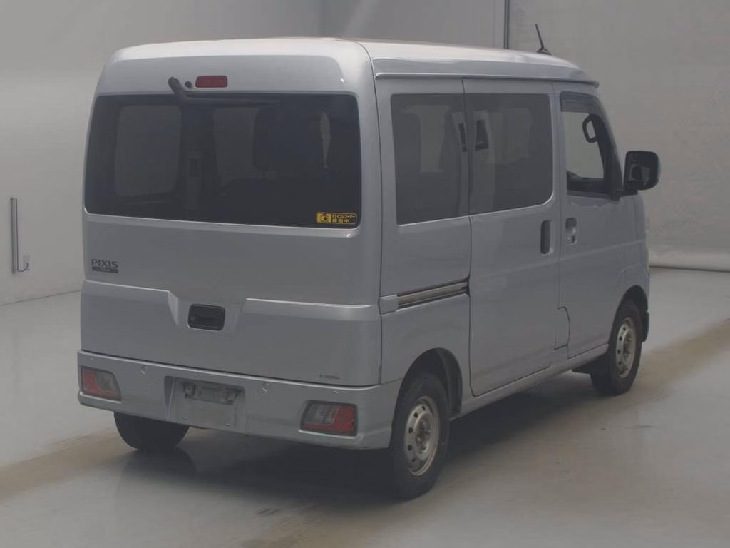 TOYOTA PIXIS VAN