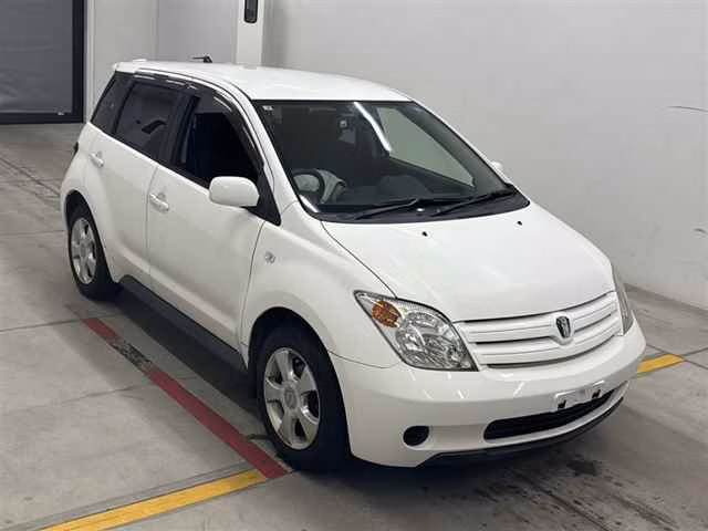 TOYOTA IST