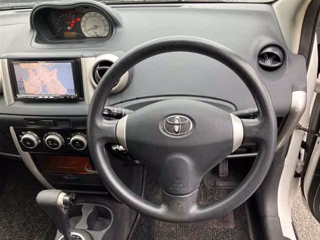 TOYOTA IST