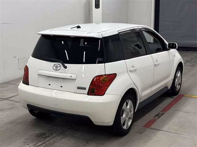 TOYOTA IST