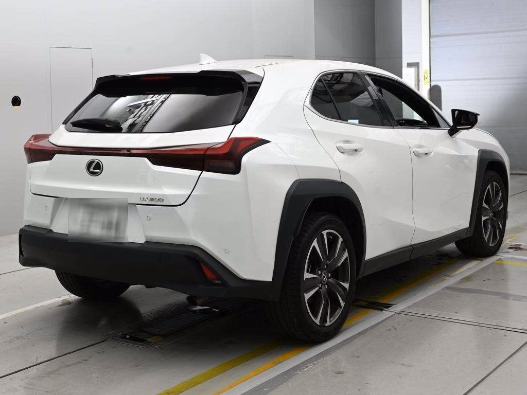 LEXUS UX200