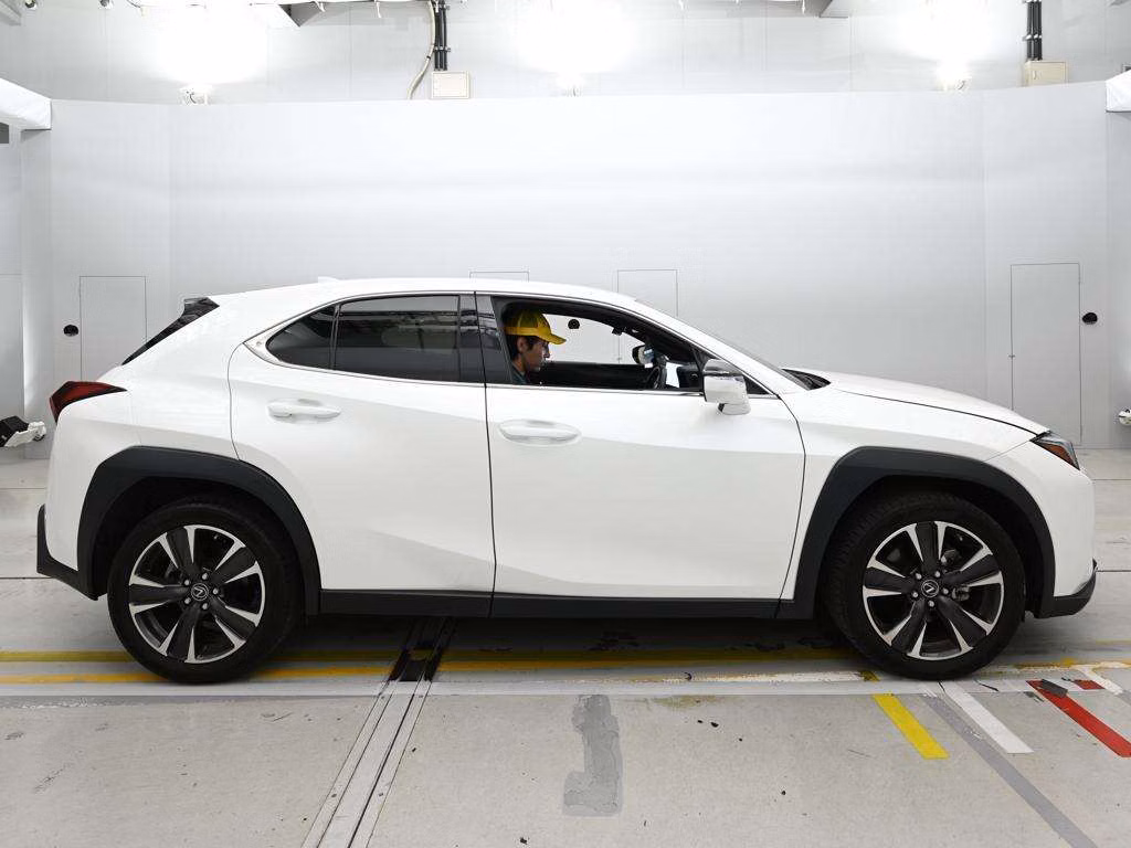 LEXUS UX200
