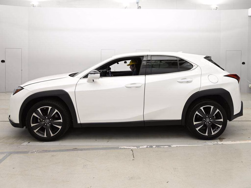 LEXUS UX200