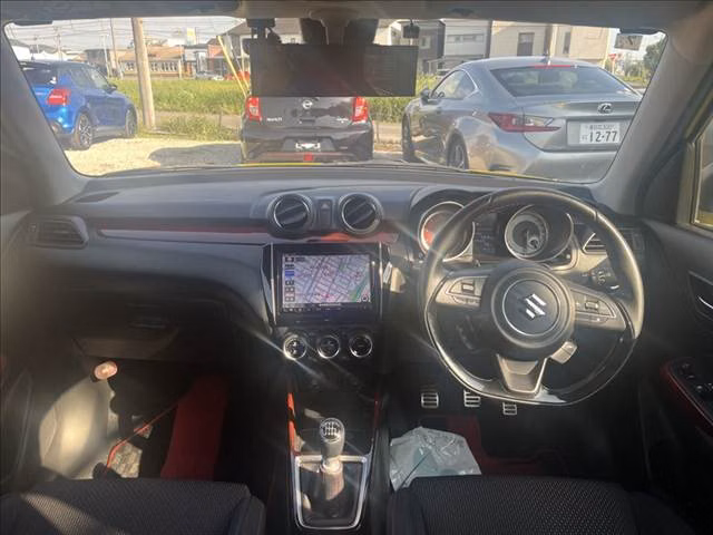 SUZUKI SWIFT