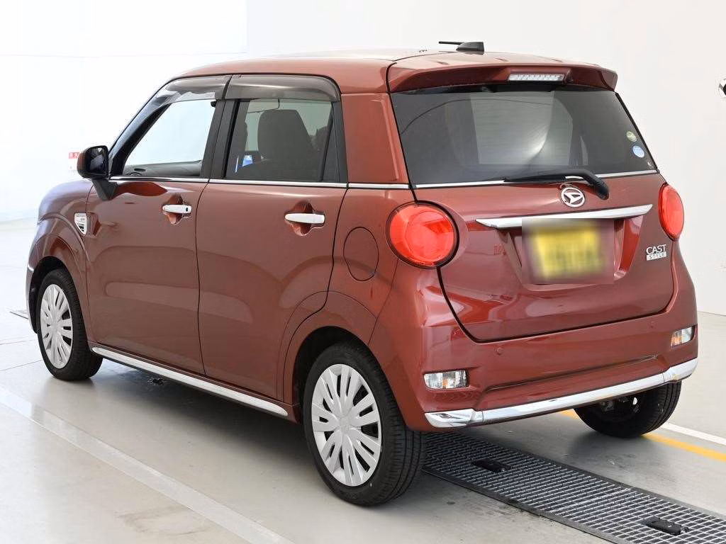 DAIHATSU CAST