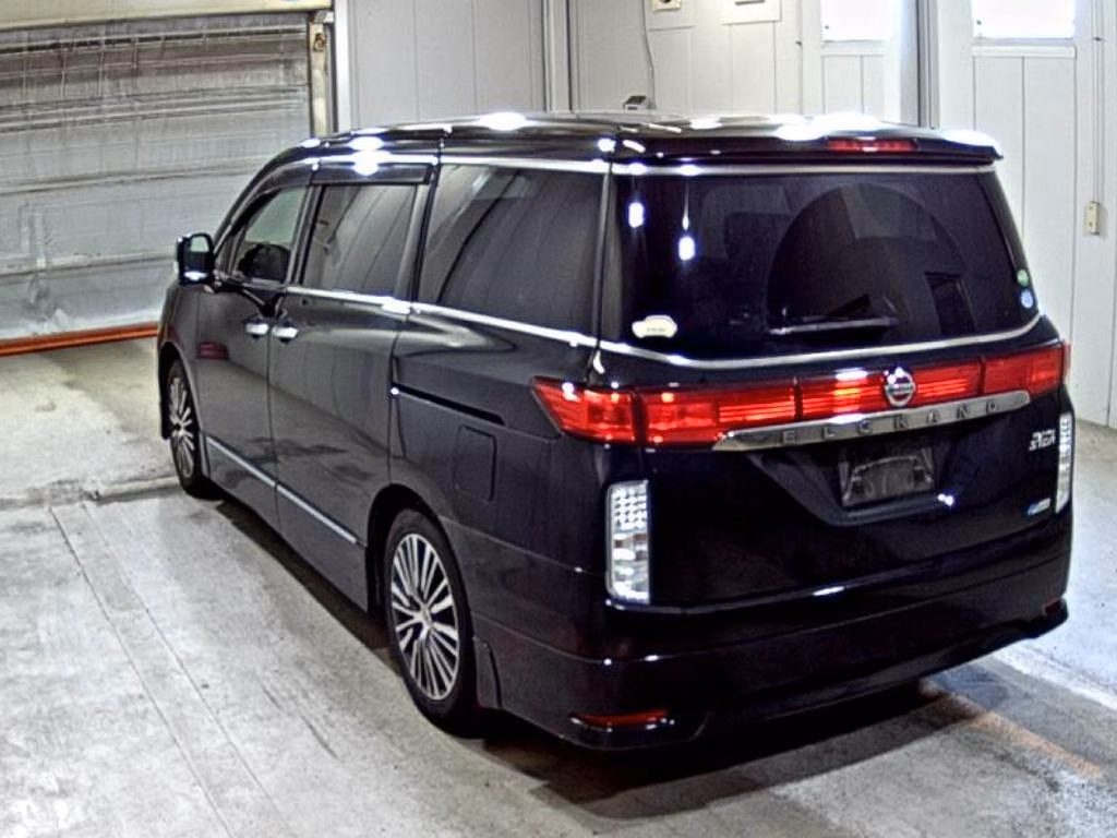NISSAN ELGRAND