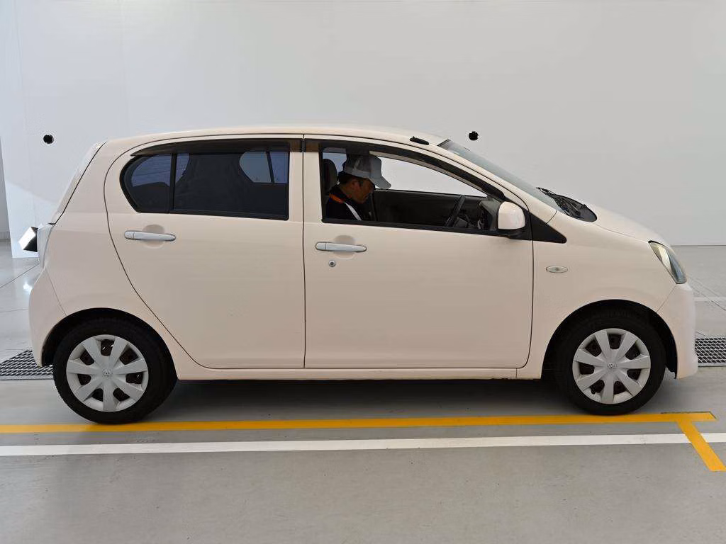 TOYOTA PIXIS EPOCH