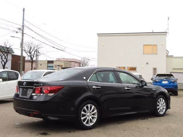 TOYOTA CROWN