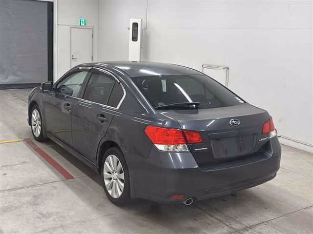 SUBARU LEGACY B4