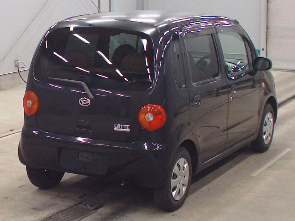 DAIHATSU MOVE LATTE