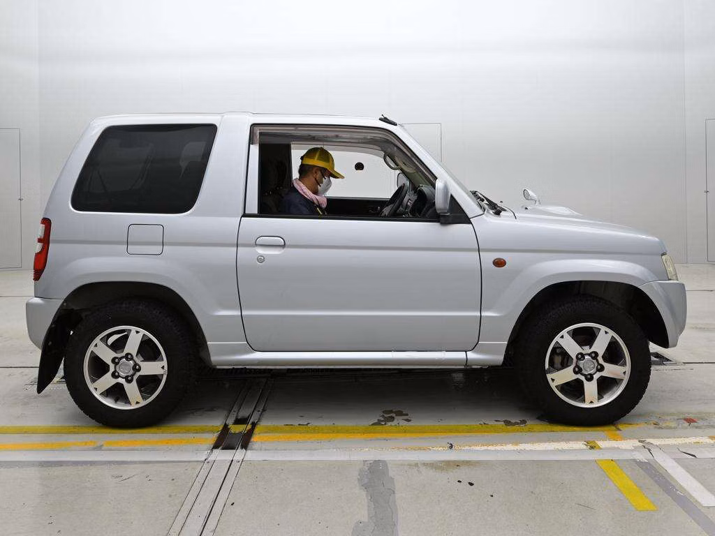 MITSUBISHI PAJERO MINI
