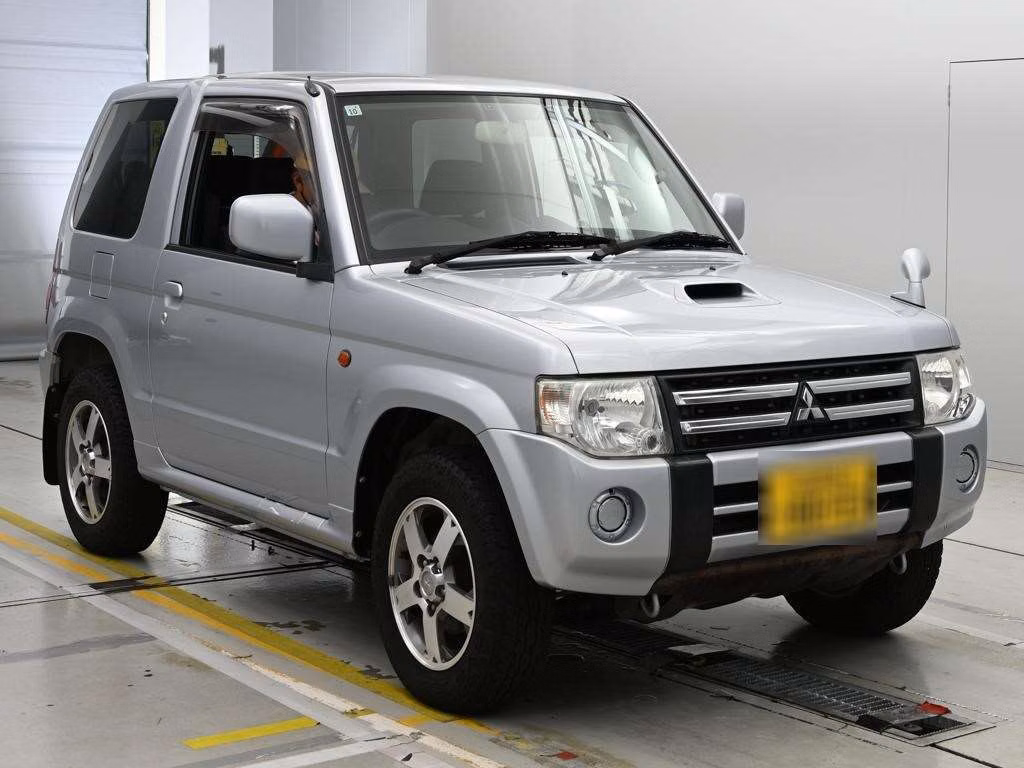 MITSUBISHI PAJERO MINI