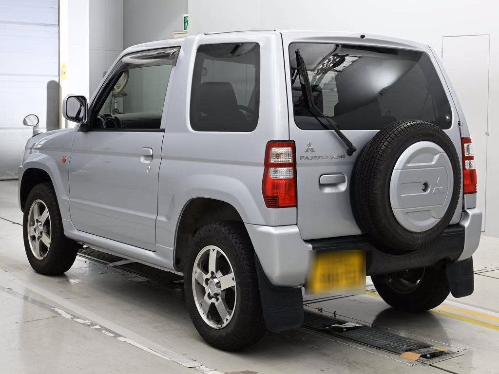 MITSUBISHI PAJERO MINI