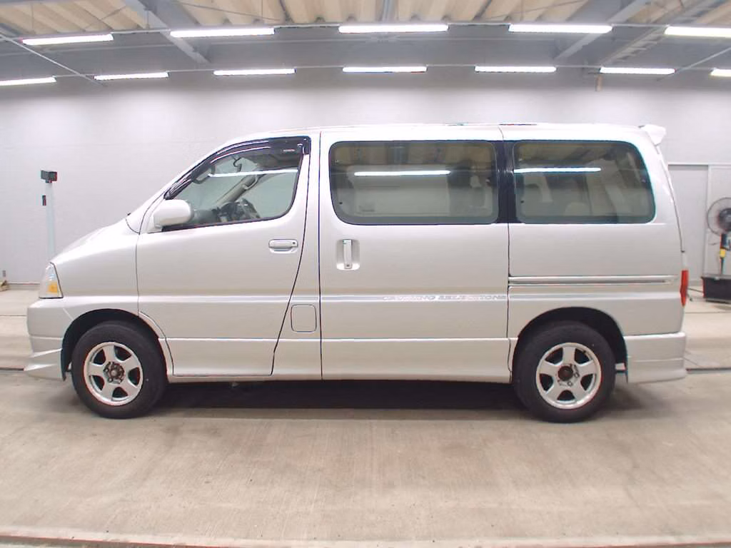 TOYOTA GRANVIA