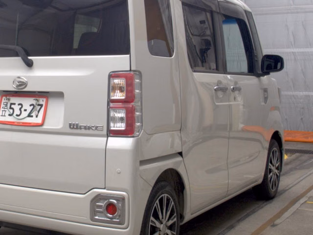 DAIHATSU WAKE