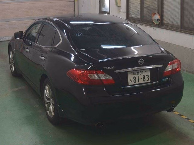 NISSAN FUGA