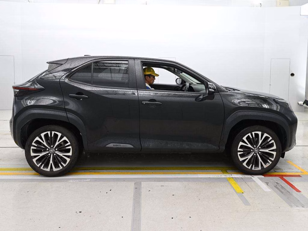 TOYOTA YARIS CROSS