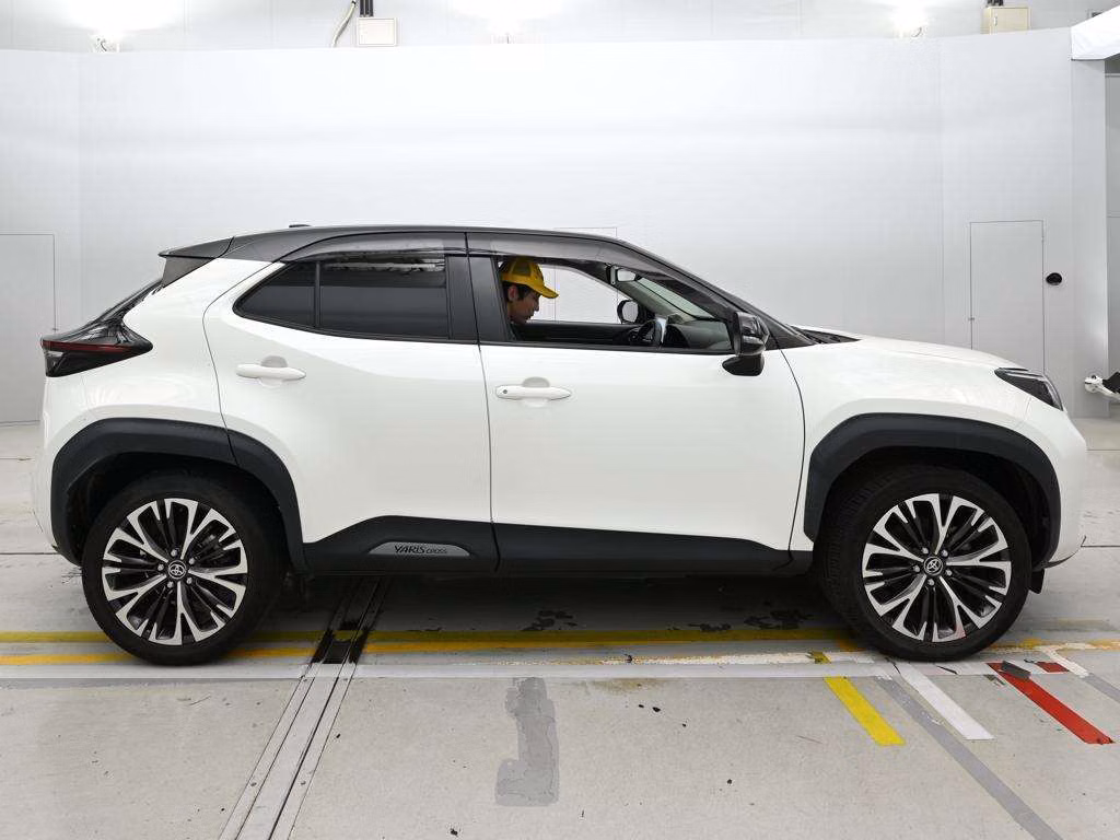 TOYOTA YARIS CROSS