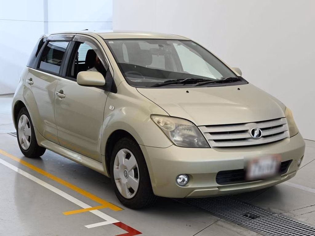 TOYOTA IST